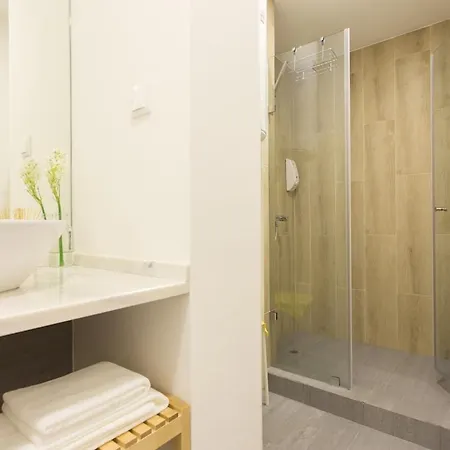 Апартаменти Santana Location *