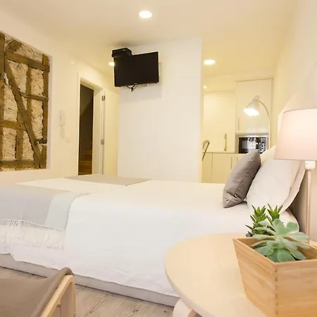 Апартаменти Santana Location *